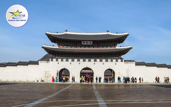 Tham quan cung điện hoàng gia Gyeongbok- Du lịch Hàn Quốc 4 ngày 3 đêm