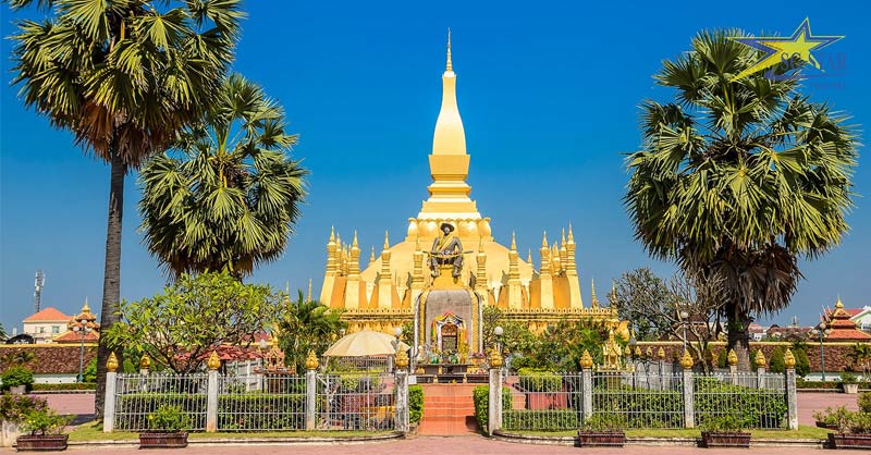Ghé thăm Pha That Luang trong tour du lịch Campuchia Thái Lan Lào 6 ngày 5 đêm