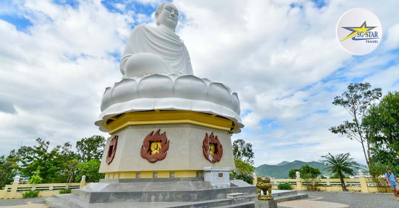 Tượng Phật ngoài trời lớn nhất Việt Nam