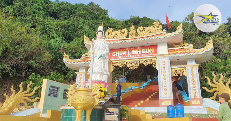 Tham quan và Chiêm bái tại Chùa Linh Sơn - Tour Du lịch Phú Quý 2N2Đ
