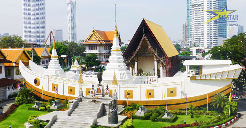 Chiêm bái tại Chùa Thuyền – Wat Yannawa